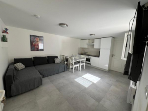 Appartement gris moderne Paris et aéroport Orly